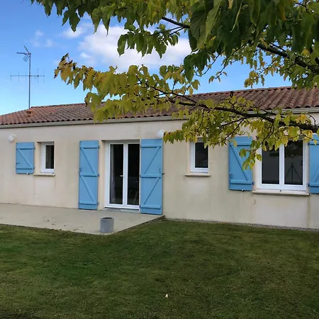 Maison Calme Avec Un Jardin Au Poire-sur-vie