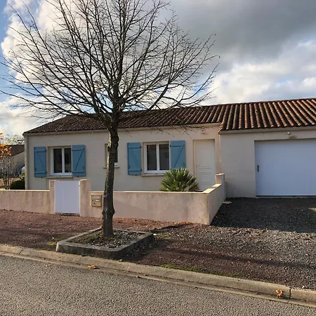 Semesterbostad Maison Calme Avec Un Jardin Au Poire-sur-vie
